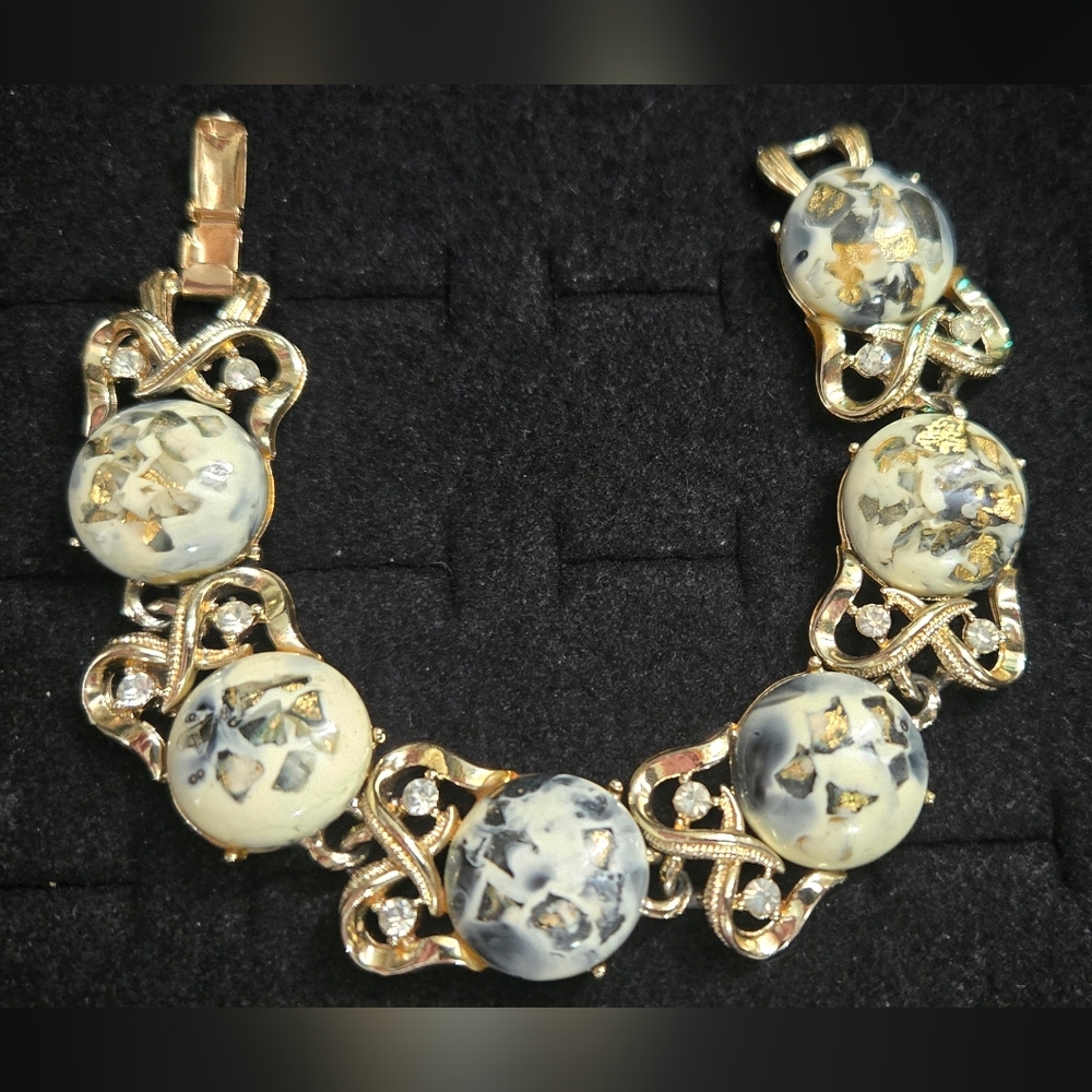 VTG. CORO LUCITE BRACELET BLACKISH GRAY CREAM GOLDTONE GOLD CONFETTI
